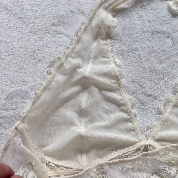 FREE PEOPLE INTIMATELY Last Dance Ivory Lace Halter Bralette--XL - Picture 14 of 16